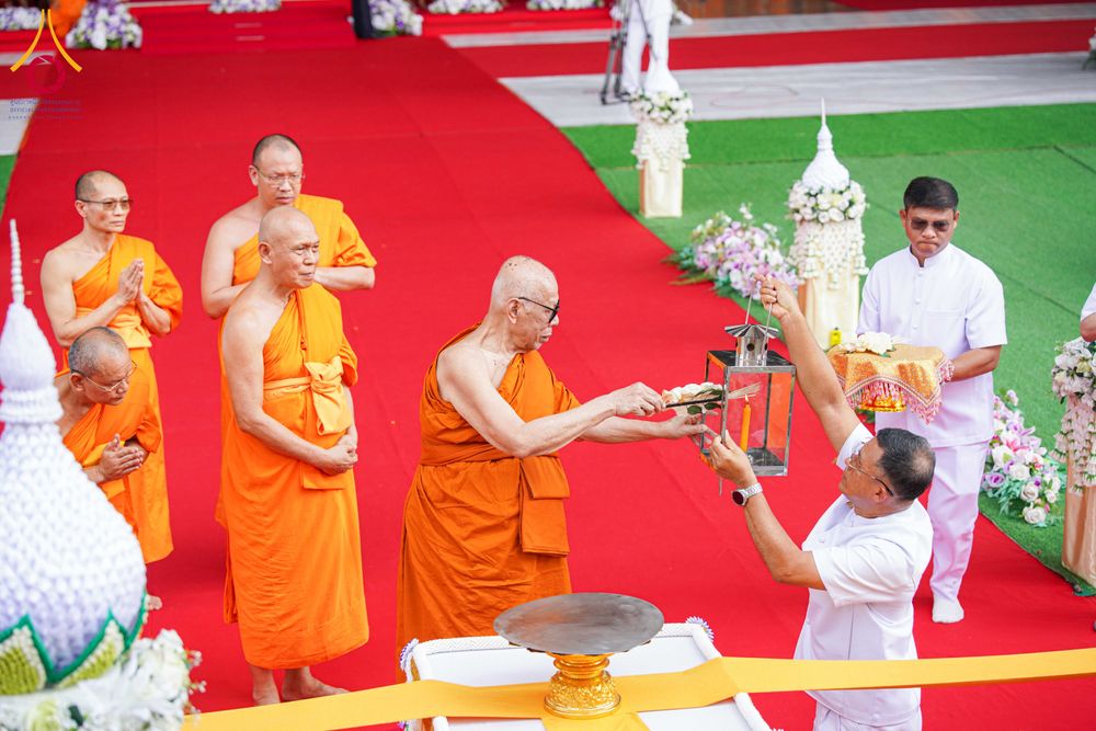 ภาพ No.316630:วันอาทิตย์ที่ 29 มีนาคม พ.ศ. 2569 พิธีทอดผ้าบังสุกุลและพิธีชำระร่าง โยมพ่อณรงค์ จินตมากุล  สิริอายุ 99 ปี 11 เดือน โยมบิดา พระครูปลัดรัตนวีรวัฒน์ (รังสฤษดิ์ อิทฺธิจินตโก) ที่ปรึกษาเจ้าคณะจังหวัดปทุมธานี เจ้าอาวาสวัดพระธรรมกาย  ณ ฌาปนสถานชั่วคราว ทางเข้า 