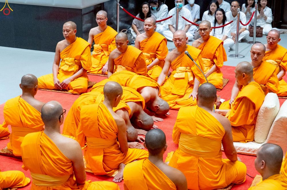 ภาพ No.229271:วันเสาร์ที่ 14 มิถุนายน พ.ศ. 2568 พิธีบรรพชา , พิธีถวายบาตร , พิธีอุปสมบท ในโครงการบรรพชาอุปสมบทหมู่ ผู้บริหารรุ่นที่ 15 และ อุดมศึกษา รุ่นที่ 52 ณ โบสถ์พระไตรปิฎก วัดพระธรรมกาย