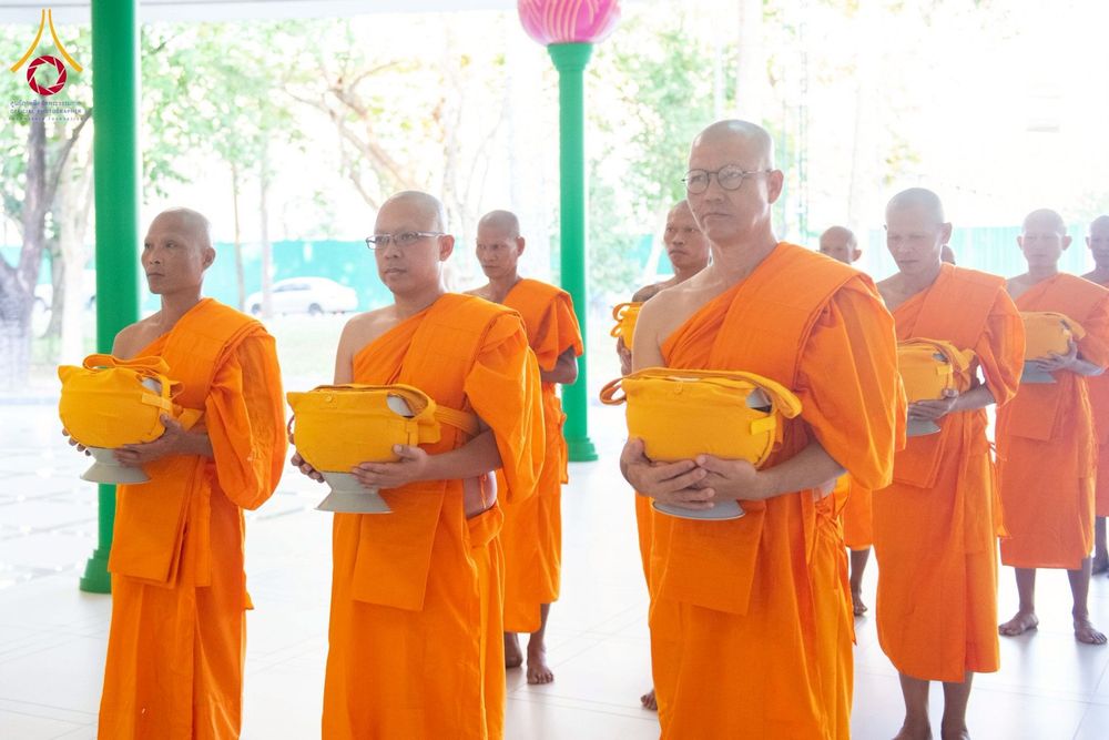 ภาพ No.277848:วันเสาร์ที่ 6 ธันวาคม พ.ศ. 2568 พิธีบรรพชาอุปสมบทและพิธีถวายบาตร โครงการอุปสมบทบูชาธรรมมหาปูชนียาจารย์ ประจำปี พ.ศ.2568 โครงการบวชพระนานาชาติ AEC และ WAB รุ่น CEO (นักบริหาร) รุ่นที่ 5 ณ มหาธรรมกายเจดีย์ วัดพระธรรมกาย