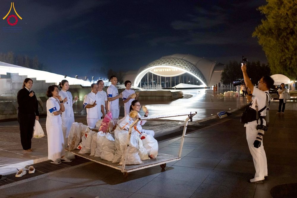 ภาพ No.266419:วันพุธที่ 5 พฤศจิกายน พ.ศ. 2568 (วันพระ ขึ้น 15 ค่ำ เดือน 12) พิธีลอยกระทงธรรม  ณ สระมหาเศรษฐีทะเลบุญ มหาวิหารพระมงคลเทพมุนี วัดพระธรรมกาย จ.ปทุมธานี