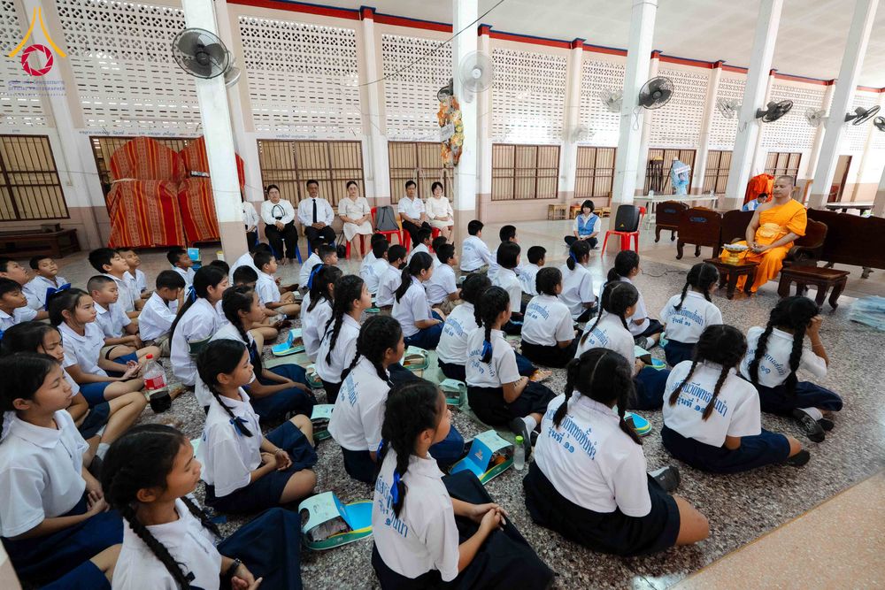 ภาพ No.304362:วันที่ 27 มกราคม พ.ศ. 2569 พิธีทอดผ้าป่าทำนุบำรุงศาสนสถาน ณ วัดไทยเจริญ อ.บางกรวย จ.นนทบุรี ในโครงการธรรมยาตรา กตัญญูบูชา มหาปูชนียาจารย์ พระมงคลเทพมุนี(สด จนฺทสโร) พระผู้ปราบมาร อนุสรณ์สถาน 7 แห่ง ปีที่ 14