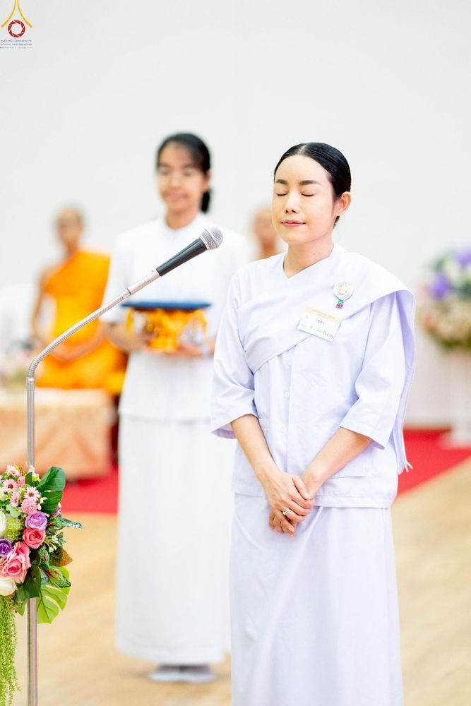 ภาพ No.242700:วันที่ 29-31 สิงหาคม พ.ศ. 2568 องค์กรภาคีเครือข่าย “บวร” (บ้าน-วัด-โรงเรียน-ราชการ) อ.คลองหลวง จัดบวชอุบาสิกาแก้ว ถวายพระราชกุศลแด่สมเด็จพระพันปีหลวง - กตัญญูบูชาแด่ผู้มีพระคุณ