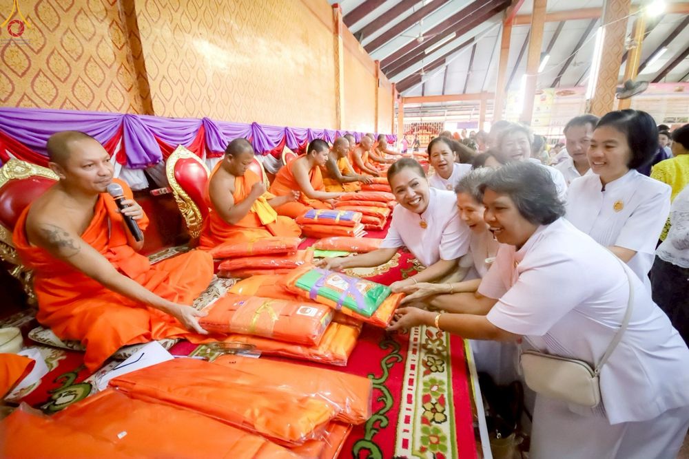 ภาพ No.262578:วันที่ 21 ตุลาคม พ.ศ. 2568 พิธีทอดกฐินสามัคคีทั่วไทย 30,000 วัด โดยคณะศิษยานุศิษย์ บูชาธรรม 81 ปี หลวงพ่อธัมมชโย ณ วัดกงไกรลาศ ต.กง อ.กงไกรลาศ จ.สุโขทัย