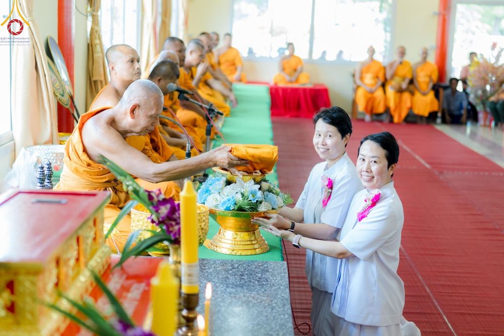 ภาพ No.170187:พิธีทอดกฐิน ณ วัดผาสุการาม อ.บางเลน จ.นครปฐม ในโครงการกฐินสามัคคีทั่วไทย 30,000 วัด บูชาธรรม 80 ปี หลวงพ่อธัมมชโย โดยคณะศิษยานุศิษย์วัดพระธรรมกาย วันที่ 26 ตุลาคม พ.ศ. 2567