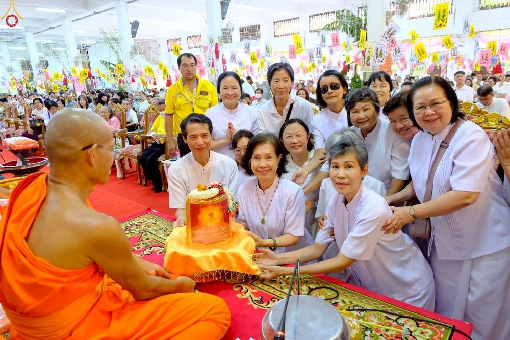 ภาพ No.251352:วันที่ 8 ตุลาคม พ.ศ. 2568 พิธีทอดกฐินสามัคคีทั่วไทย 30,000 วัด โดยคณะศิษยานุศิษย์ บูชาธรรม 81 ปี หลวงพ่อธัมมชโย ณ วัดทองบน กรุงเทพฯ