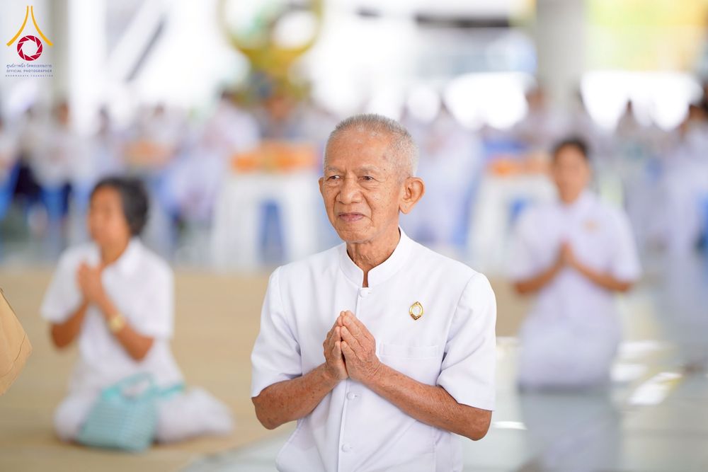 ภาพ No.268283:วันที่ 8 พฤศจิกายน พ.ศ. 2568 พิธีถวายภัตตาหารเมนูสวรรค์ เพื่อการบรรลุธรรม ณ หอฉันคุณยายอาจารย์ฯ วัดพระธรรมกาย