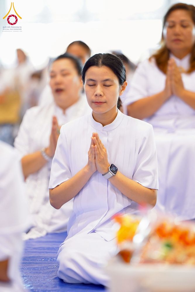 ภาพ No.276972:วันอาทิตย์ที่ 7 ธันวาคม พ.ศ. 2568 พิธีตักบาตรอาทิตย์ต้นเดือน ณ บ้านแก้วเรือนทองคุณยายฯ วัดพระธรรมกาย