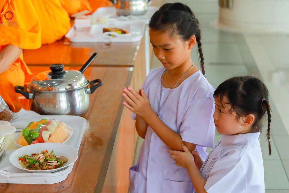 ภาพ No.147727:พิธีถวายภัตตาหารเมนูสวรรค์ ในพรรษาแห่งการเข้าถึงธรรม วันเสาร์ที่ 10 สิงหาคม พ.ศ. 2567 ณ หอฉันคุณยายอาจารย์ฯ วัดพระธรรมกาย