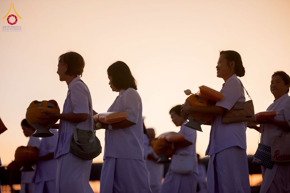 ภาพ No.276587:วันเสาร์ที่ 6 ธันวาคม  พ.ศ. 2568 พิธีเวียนประทักษิณและพิธีวันทาเจดีย์ โครงการอุปสมบทบูชาธรรมมหาปูชนียาจารย์ ประจำปี พ.ศ.2568 โครงการบวชพระนานาชาติ AEC และ WAB รุ่น CEO (นักบริหาร) รุ่นที่ 5 ณ มหาธรรมกายเจดีย์ วัดพระธรรมกาย