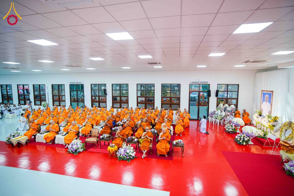 ภาพ No.315492:วันพุธที่ 25 มีนาคม พ.ศ. 2569 พิธีบำเพ็ญกุศล คุณพ่อณรงค์ จินตมากุล  สิริอายุ 99 ปี 11 เดือน โยมบิดา พระครูปลัดรัตนวีรวัฒน์ (รังสฤษดิ์ อิทฺธิจินตโก) ที่ปรึกษาเจ้าคณะจังหวัดปทุมธานี เจ้าอาวาสวัดพระธรรมกาย  ณ ห้องปลูกศรัทธา 2 วัดพระธรรมกาย ปทุมธานี