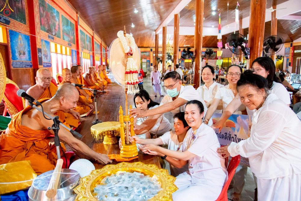 ภาพ No.253336:วันที่ 12 ตุลาคม พ.ศ. 2568 พิธีทอดกฐินสามัคคีทั่วไทย 30,000 วัด โดยคณะศิษยานุศิษย์ บูชาธรรม 81 ปี หลวงพ่อธัมมชโย ณ วัดกลางทุ่ง อ.มหาราช จ.พระนครศรีอยุธยา