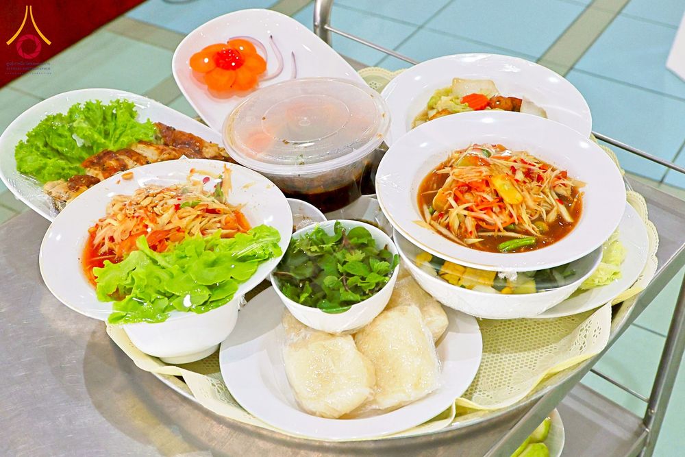 ภาพ No.262658:วันที่ 18,25 ตุลาคม พ.ศ. 2568 พิธีถวายภัตตาหารเมนูสวรรค์ เพื่อการบรรลุธรรม ณ หอฉันคุณยายอาจารย์ฯ วัดพระธรรมกาย