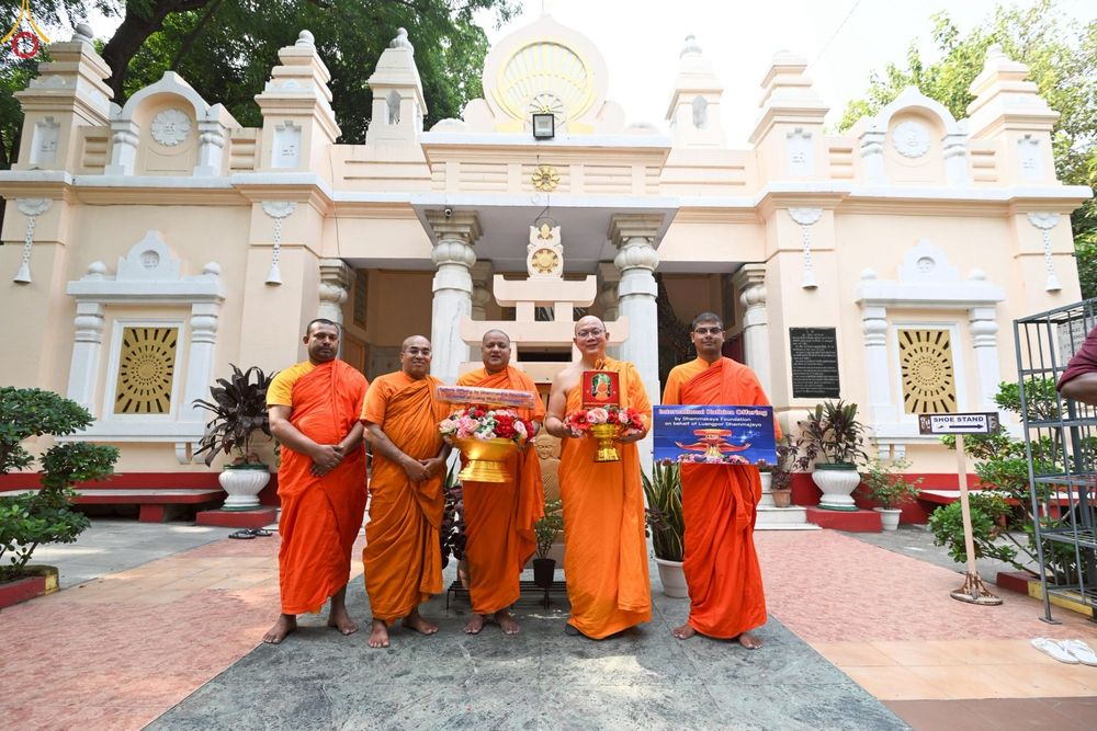 ภาพ No.263401:วันที่ 17 ตุลาคม พ.ศ. 2568 ทอดกฐินสมทบวัดต่างประเทศ ณ วัดมหาโพธิเดลลี ประเทศอินเดีย 