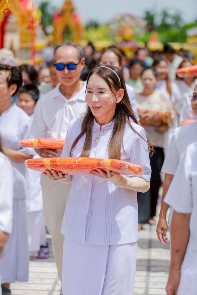ภาพ No.250946:วันพุธที่ 8 ตุลาคม พ.ศ. 2568 พิธีทอดกฐินสามัคคีทั่วไทย 30,000 วัด โดยคณะศิษยานุศิษย์ บูชาธรรม 81 ปี หลวงพ่อธัมมชโย ณ วัดคลองตันราษฎร์บำรุง อ. บ้านแพ้ว จ. สมุทรสาคร