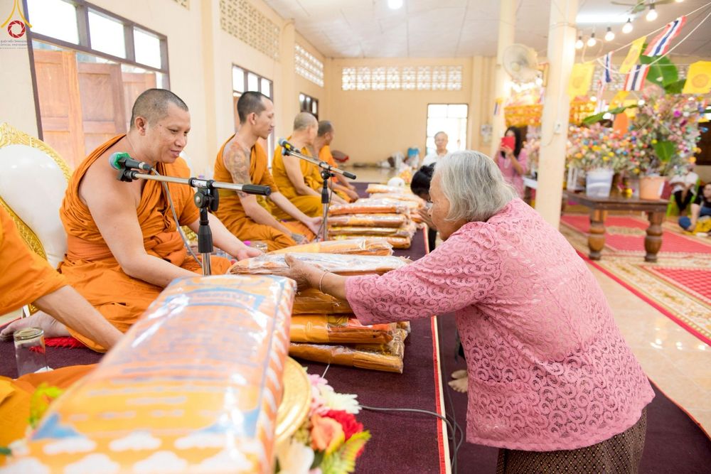 ภาพ No.262815:วันที่ 19 ตุลาคม พ.ศ. 2568 พิธีทอดกฐินสามัคคีทั่วไทย 30,000 วัด โดยคณะศิษยานุศิษย์ บูชาธรรม 81 ปี หลวงพ่อธัมมชโย ณ วัดนาหนอง ต.นาหูกวาง อ.ทับสะแก จ.ประจวบคีรีขันธ์