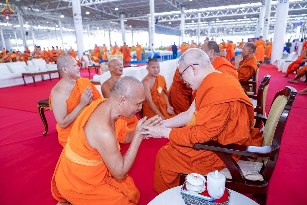 ภาพ No.235911:วันที่ 3 สิงหาคม พ.ศ. 2568 ภาพบรรยากาศ การต้อนรับปฎิสันถาร ของคณะสงฆ์ ในวันสมาธิโลก พิธีถวายมหาสังฆทาน 2,000 กว่าวัด ณ วัดพระธรรมกาย