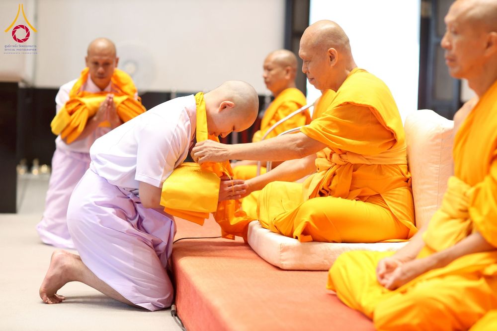 ภาพ No.244763:วันเสาร์ที่ 6 กันยายน พ.ศ. 2568 พิธีถวายบาตร บรรพชา อุปสมบทของนาคธรรมทายาท โครงการอุปสมบทหมู่บูชาธรรมครบรอบ 108 ปี  วันครูผู้ค้นพบวิชชาธรรมกาย ณ โบสถ์พระไตรปิฎก วัดพระธรรมกาย