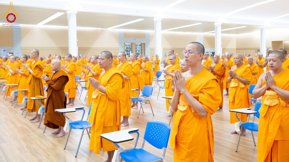 ภาพ No.267195:วันที่ 7 พฤศจิกายน พ.ศ. 2568 พิธีสอบธรรมสนามหลวง นักธรรมชั้นโท - เอก ณ สนามสอบวัดพระธรรมกาย