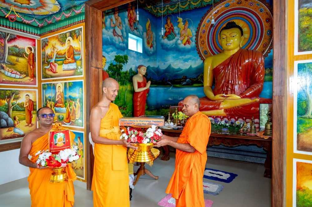 ภาพ No.264455:วันที่ 23 ตุลาคม พ.ศ. 2568 พิธีทอดกฐินสมทบ วัดกัลยาณมิตรต่างประเทศ  บูชาธรรม 81 ปี หลวงพ่อธัมมชโย  ณ วัดศรีอโรคา รามายา , วัดศรีธรรมราชา , วัดเปรดีปะกันเด วิหารายา ในเมืองมาตะเล ประเทศศรีลังกา 