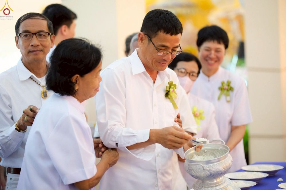 ภาพ No.261004:วันที่ 19 ตุลาคม พ.ศ. 2568 พิธีทอดกฐินสามัคคีทั่วไทย 30,000 วัด โดยคณะศิษยานุศิษย์ บูชาธรรม 81 ปี หลวงพ่อธัมมชโย ณ วัดทุ่งน้อย อ.นครชัยศรี จ.นครปฐม