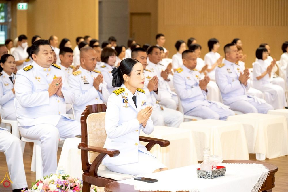 ภาพ No.234897:พิธีเจริญพระพุทธมนต์ ปฎิบัติธรรมเจริญสมาธิภาวนา และพิธีทำบุญตักบาตร เพื่อถวายเป็นพระราชกุศลแด่พระบาทสมเด็จพระวชิรเกล้าเจ้าอยู่หัว เนื่องในโอกาสวันเฉลิมพระชนมพรรษา 28 กรกฎาคม พ.ศ. 2568 ณ ห้องแก้วสารพัดนึก 2 วัดพระธรรมกาย อ.คลองหลวง จ.ปทุมธานี