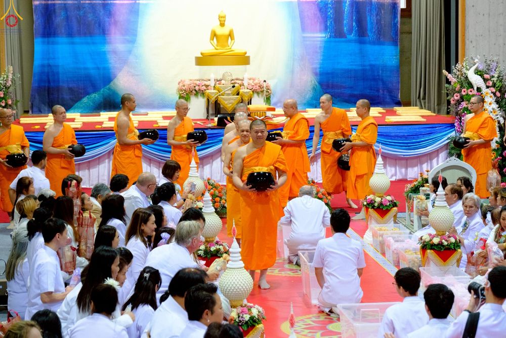ภาพ No.256018:วันที่ 12 ตุลาคม พ.ศ. 2568 พิธีทอดกฐินวัดพระธรรมกายสวิตเซอร์แลนด์  ณ หอประชุมโรงเรียน Obergoldbach เมือง Bern ประเทศสวิตเซอร์แลนด์