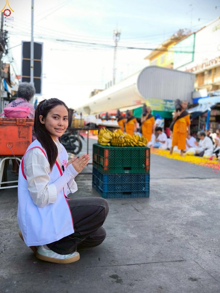 ภาพ No.296255:ภาพเบื้องหลังอาสาสมัครรวมใจ ชุดที่ 2 ในโครงการธรรมยาตรา กตัญญูบูชา มหาปูชนียาจารย์ พระมงคลเทพมุนี(สด จนฺทสโร) พระผู้ปราบมาร อนุสรณ์สถาน 7 แห่ง ปีที่ 14