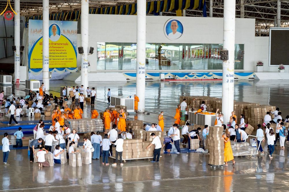 ภาพ No.218572:วันพฤหัสบดีที่ 17 เมษายน พ.ศ. 2568 การเตรียมงานในลานธรรม , สภาธรรมกายสากล , วิหารคด  เพื่องานวันคุ้มครองโลก 22 เมษายน พ.ศ. 2568