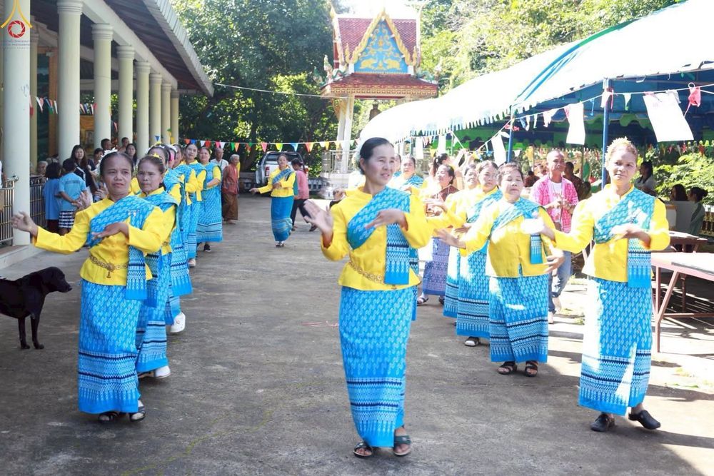 ภาพ No.264477:วันที่ 19 ตุลาคม พ.ศ. 2568 พิธีทอดกฐินสามัคคีทั่วไทย 30,000 วัด โดยคณะศิษยานุศิษย์ บูชาธรรม 81 ปี หลวงพ่อธัมมชโย ณ วัดป่าเขากระเจียว  อำเภอโนนดินแดง จังหวัดบุรีรัมย์