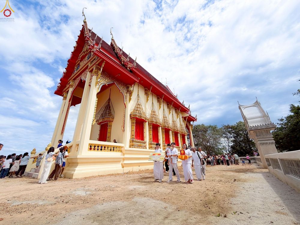 ภาพ No.265023:วันที่ 25 ตุลาคม พ.ศ. 2568 พิธีทอดกฐินสามัคคีทั่วไทย 30,000 วัด โดยคณะศิษยานุศิษย์ บูชาธรรม 81 ปี หลวงพ่อธัมมชโย ณ วัดเนินดินแดง อ.บ่อทอง จ.ชลบุรี