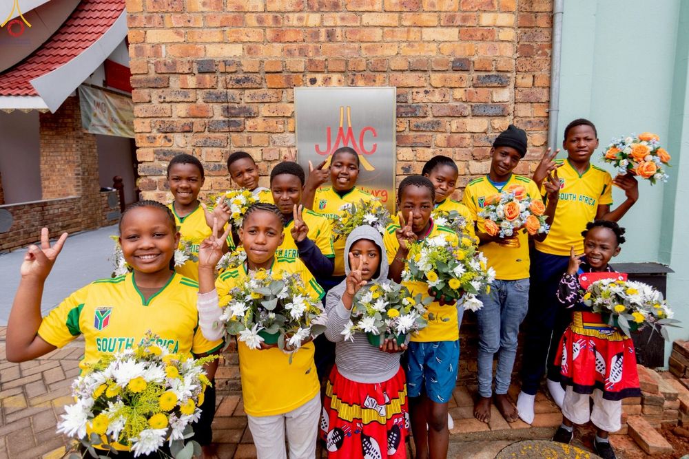 ภาพ No.255124:วันที่ 12 ตุลาคม พ.ศ. 2568 พิธีทอดกฐินสามัคคีสร้างทุกสิ่ง วัดพระธรรมกายโจฮันเนสเบิร์ก  ประเทศสาธารณรัฐแอฟริกาใต้