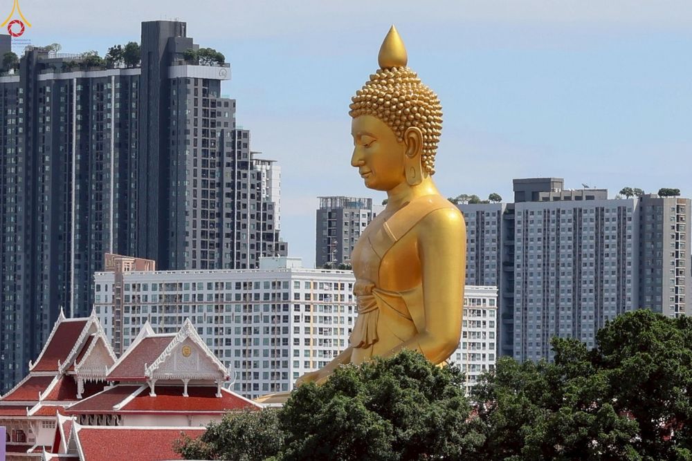 ภาพ No.264806:วันศุกร์ที่ 24 ตุลาคม พ.ศ. 2568 ถวายปัจจัยสมทบกฐิน ในโครงการกฐินสามัคคีทั่วไทย 30,000 วัด พุทธศักราช 2568 โดย คณะศิษยานุศิษย์ บูชาธรรม 80 ปี หลวงพ่อธัมชโย ณ วัดปากน้ำภาษีเจริญ กรุงเทพฯ