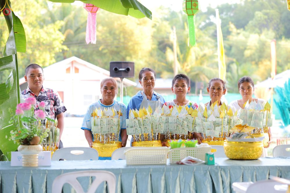 ภาพ No.253950:วันที่ 12 ตุลาคม พ.ศ. 2568 พิธีทอดกฐินสามัคคีทั่วไทย 30,000 วัด โดยคณะศิษยานุศิษย์ บูชาธรรม 81 ปี หลวงพ่อธัมมชโย ณ ธุดงคสถานชุมพร ต.ขุนกระทิง อ.เมือง จ.ชุมพร