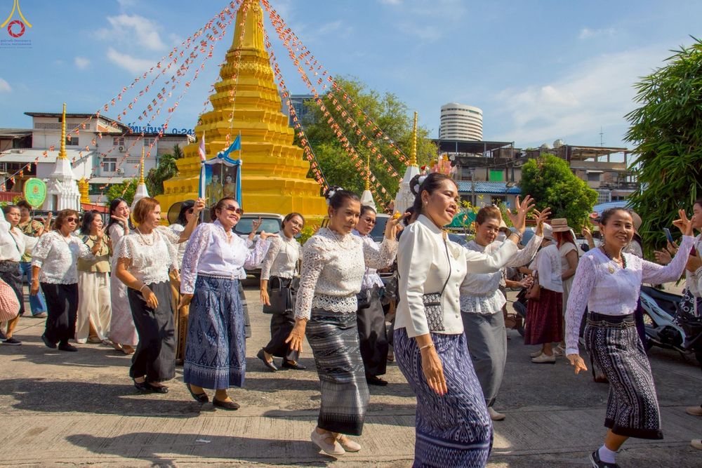 ภาพ No.269853:วันที่ 26 ตุลาคม พ.ศ. 2568 พิธีทอดกฐินสามัคคีทั่วไทย ณ วัดเทพนารี เขตบางพลัด กรุงเทพมหานคร โดยคณะศิษยานุศิษย์ บูชาธรรม 81 ปี หลวงพ่อธัมมชโย