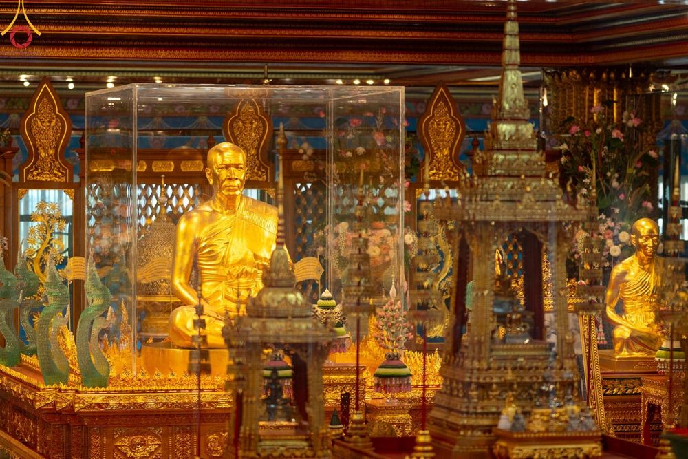 ภาพ No.201521:พิธีจุดประทีปถวายเป็นพุทธบูชา และบูชาธรรมมหาปูชนียาจารย์ ณ อาคารธรรมยาตรา กตัญญูบูชามหาปูชนียาจารย์ ตรงข้ามวัดปากน้ำภาษีเจริญ จ.กรุงเทพมหานคร ในโครงการธรรมยาตรา กตัญญูบูชา มหาปูชนียาจารย์ พระมงคลเทพมุนี(สด จนฺทสโร) พระผู้ปราบมาร อนุสรณ์สถาน 7 แห่ง