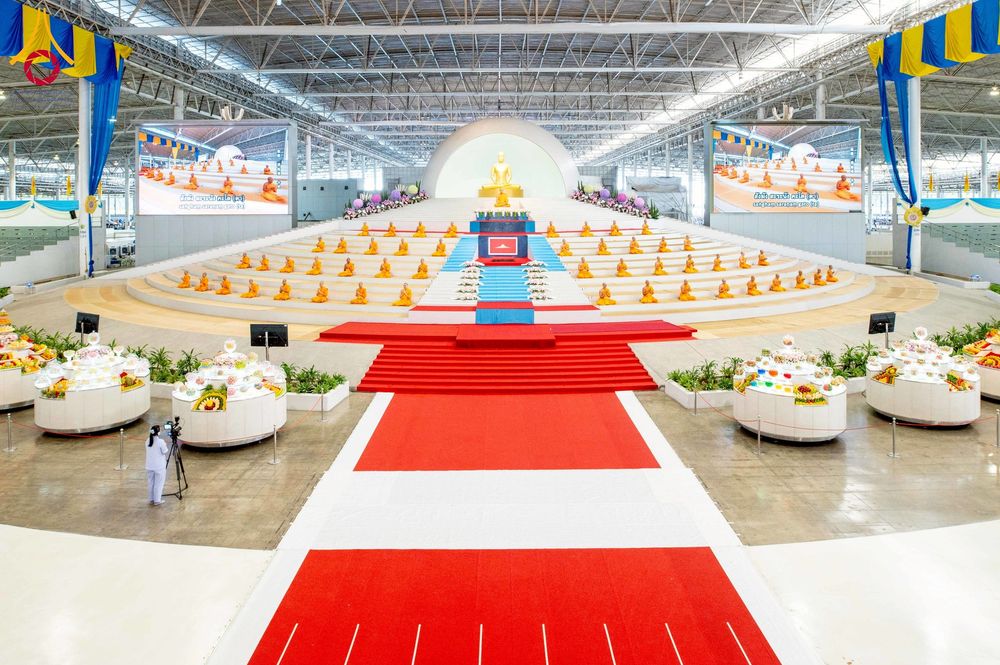 ภาพ No.277091:วันอาทิตย์ที่ 7 ธันวาคม พ.ศ. 2568 พิธีบูชาข้าวพระ ณ สภาธรรมกายสากล วัดพระธรรมกาย