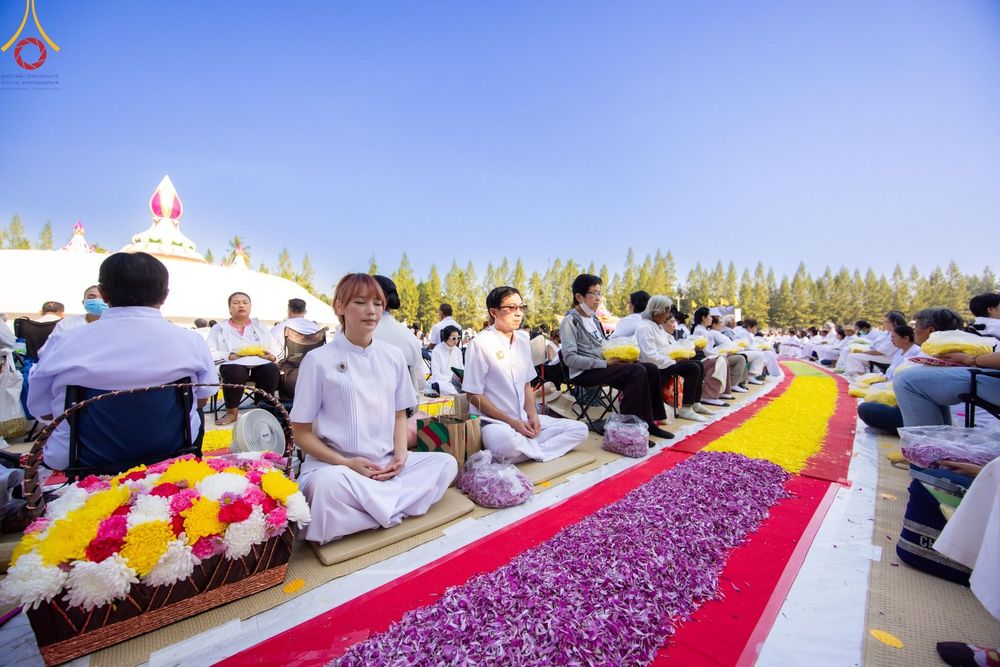 ภาพ No.190565:พิธีต้อนรับพระธรรมยาตรา ณ อนุสรณ์สถาน สถานที่ตั้งมโนปณิธานบวชตลอดชีวิต อนุสรณ์สถานคลองบางนางแท่น อ.สามพราน จ.นครปฐม ในโครงการธรรมยาตรา กตัญญูบูชา มหาปูชนียาจารย์ พระมงคลเทพมุนี(สด จนฺทสโร) พระผู้ปราบมาร อนุสรณ์สถาน 7 แห่ง ปีที่ 13 วันที่ 7 ม.ค.2568