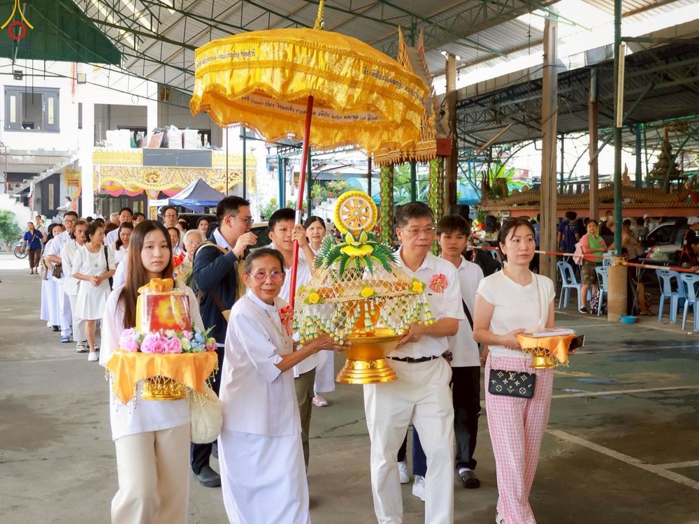 ภาพ No.256532:วันที่ 12 ตุลาคม พ.ศ. 2568 พิธีทอดกฐินสามัคคีทั่วไทย 30,000 วัด โดยคณะศิษยานุศิษย์ บูชาธรรม 81 ปี หลวงพ่อธัมมชโย ณ วัดวรจรรยาวาส กรุงเทพมหานคร