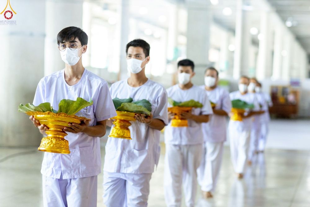 ภาพ No.82470:พิธีปลงผมนาคธรรมทายาท ในโครงการธรรมทายาทระดับอุดมศึกษา รุ่นที่ 50 ภาคฤดูฝน ในวันที่ 10 มิถุนายน พ.ศ. 2566 ณ วัดพระธรรมกาย