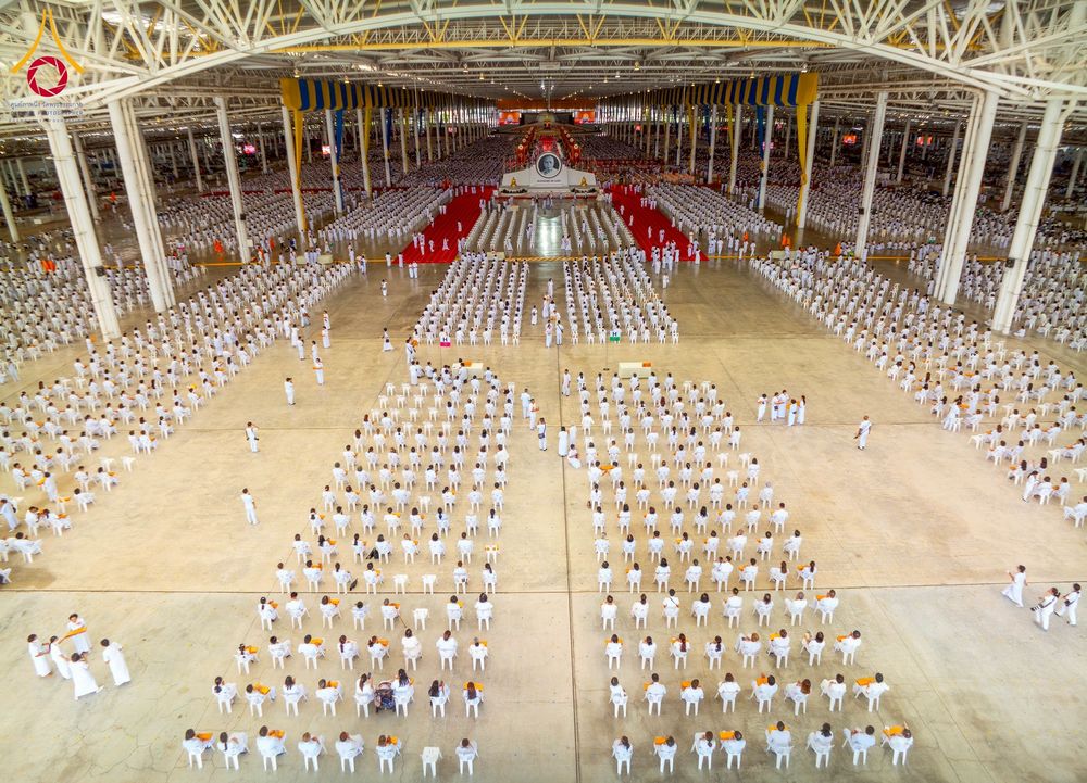 ภาพ No.264486:วันอาทิตย์ที่ 2 พฤศจิกายน พ.ศ. 2568 พิธีทอดกฐินสามัคคี ณ สภาธรรมกายสากล วัดพระธรรมกาย