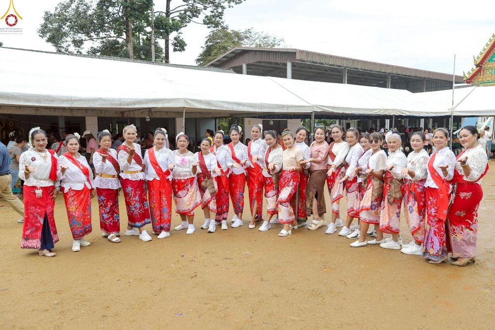 ภาพ No.258194:วันที่ 18 ตุลาคม พ.ศ. 2568 พิธีทอดกฐินสามัคคีทั่วไทย 30,000 วัด โดยคณะศิษยานุศิษย์ บูชาธรรม 81 ปี หลวงพ่อธัมมชโย ณ วัดนอก จ.สุราษฎร์ธานี