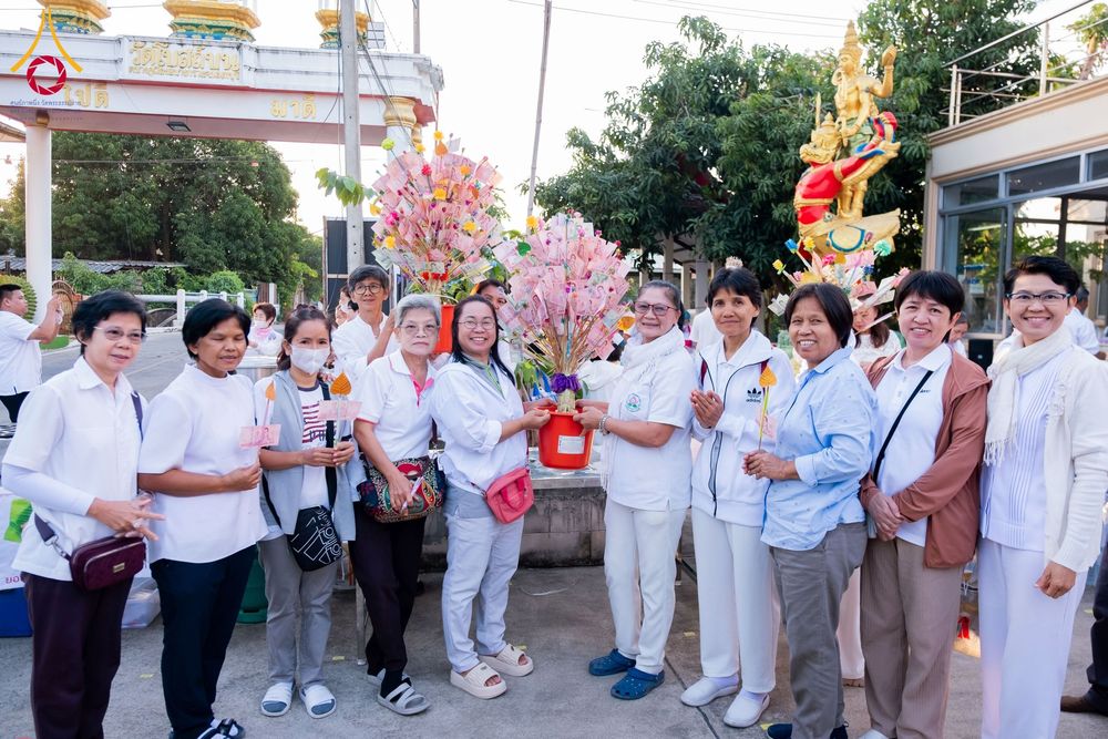 ภาพ No.197397:พิธีทอดผ้าป่าทำนุบำรุงศาสนสถาน ณ วัดโบสถ์(บน) ตำบลบางคูเวียง อำเภอบางกรวย จังหวัดนนทบุรี ในโครงการธรรมยาตรา กตัญญูบูชา มหาปูชนียาจารย์ พระมงคลเทพมุนี(สด จนฺทสโร) พระผู้ปราบมาร อนุสรณ์สถาน 7 แห่ง ปีที่ 13 วันที่ 17 มกราคม พ.ศ. 2568