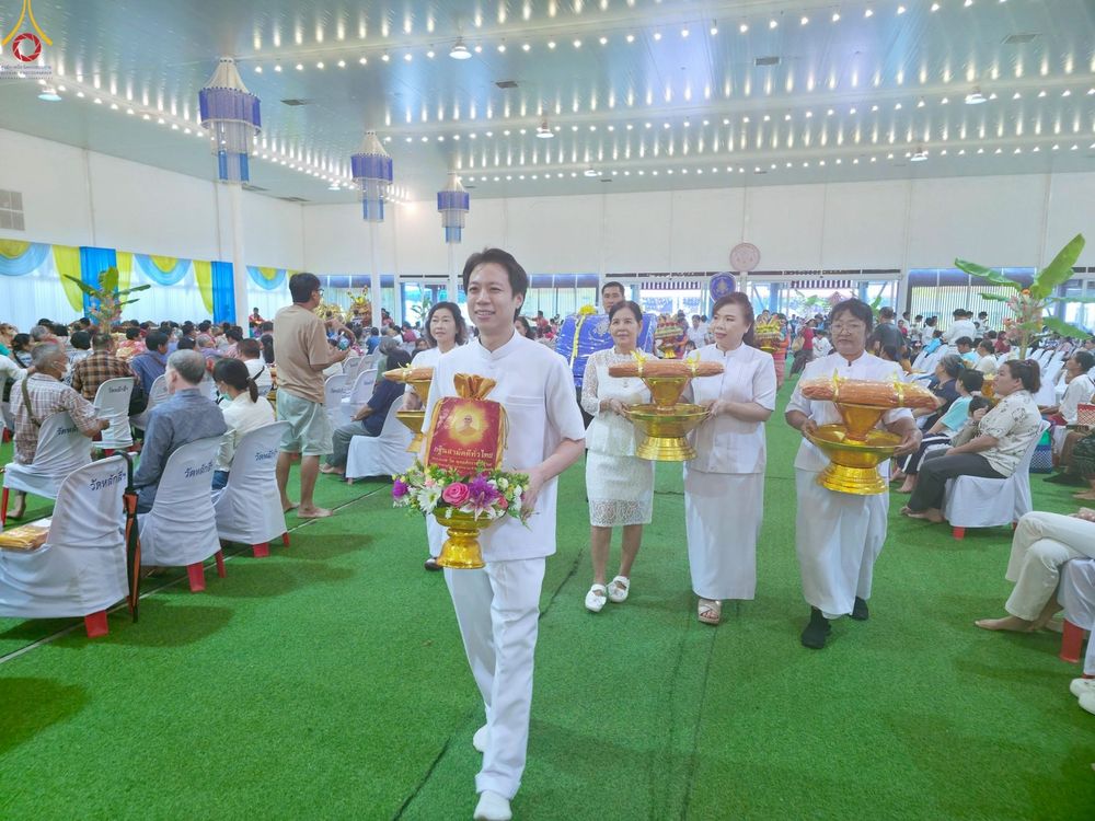 ภาพ No.266969:วันที่ 12 ตุลาคม พ.ศ. 2568 พิธีทอดกฐินสามัคคีทั่วไทย ณ วัดหลักสี่ราษฏร์สโมสร ต.ยกกระบัตร อ.บ้านแพ้ว จ.สมุทรสาคร โดยคณะศิษยานุศิษย์ บูชาธรรม 81 ปี หลวงพ่อธัมมชโย