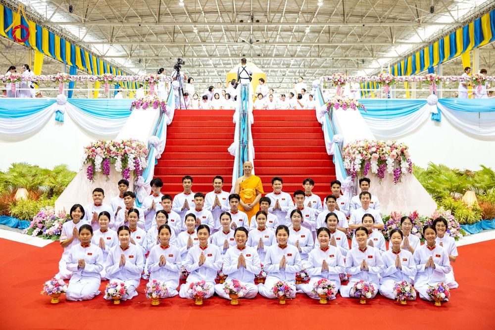 ภาพ No.261158:วันอาทิตย์ที่ 5 ตุลาคม พ.ศ. 2568 พิธีจุดเทียนใจ ไฟนิรันด์ อนันตชัย ณ สภาธรรมกายสากล วัดพระธรรมกาย