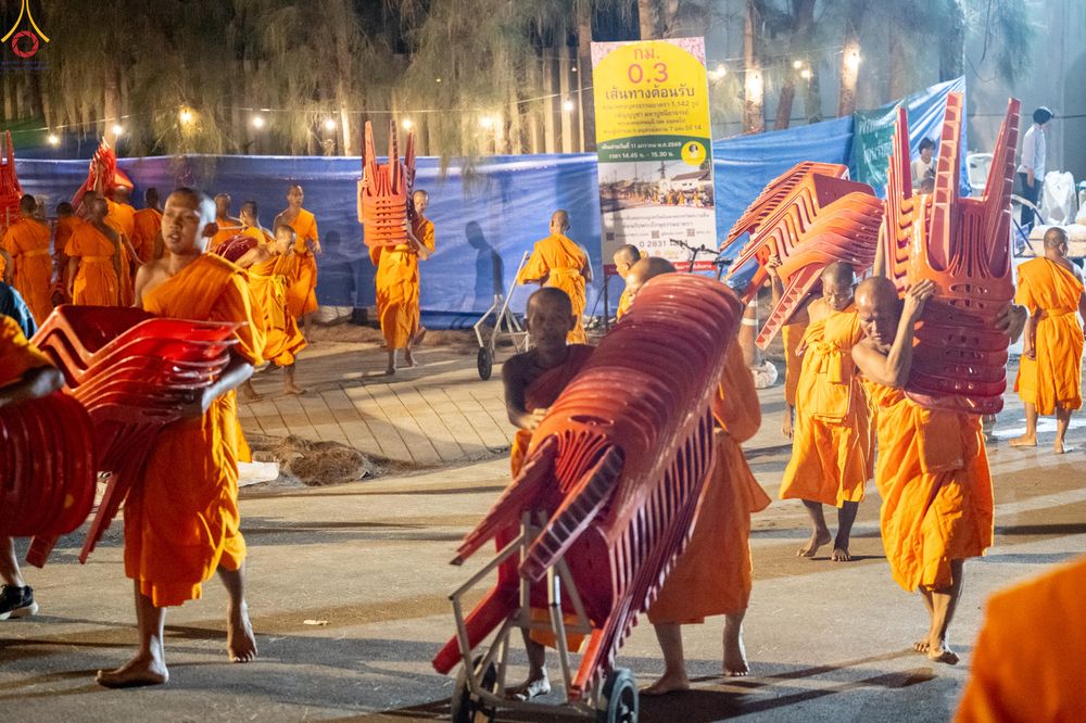 ภาพ No.301608:ภาพเบื้องหลังอาสาสมัครรวมใจ ชุดที่ 4 ในโครงการธรรมยาตรา กตัญญูบูชา มหาปูชนียาจารย์ พระมงคลเทพมุนี(สด จนฺทสโร) พระผู้ปราบมาร อนุสรณ์สถาน 7 แห่ง ปีที่ 14