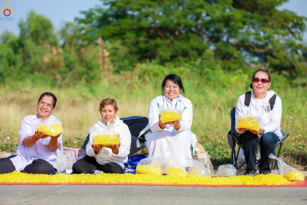 ภาพ No.287686:วันที่ 3 มกราคม พ.ศ. 2569 พิธีต้อนรับพระธรรมยาตรา ครั้งที่ 2 (ภาพชุดที่ 2) ในโครงการธรรมยาตรา กตัญญูบูชา มหาปูชนียาจารย์ พระมงคลเทพมุนี(สด จนฺทสโร) พระผู้ปราบมาร อนุสรณ์สถาน 7 แห่ง ปีที่ 14 ณ อนุสรณ์สถานมหาวิหารพระมงคลเทพมุนี (โลตัสแลนด์) อ.สองพี่น้อง จ.