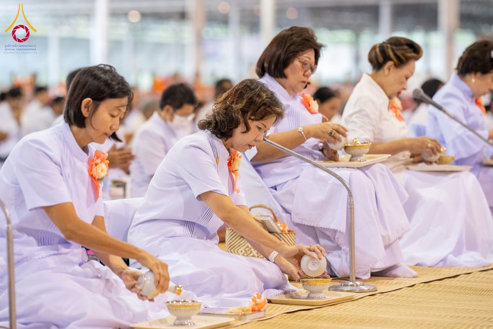 ภาพ No.279088:วันที่ 2 มกราคม พ.ศ.2569 พิธีถวายภัตตาหารเป็นสังฆทาน แด่พระธรรมยาตรา ณ วัดพระธรรมกาย ปทุมธานี ในโครงการธรรมยาตรา กตัญญูบูชา มหาปูชนียาจารย์ พระมงคลเทพมุนี(สด จนฺทสโร) พระผู้ปราบมาร อนุสรณ์สถาน 7 แห่ง ปีที่ 14