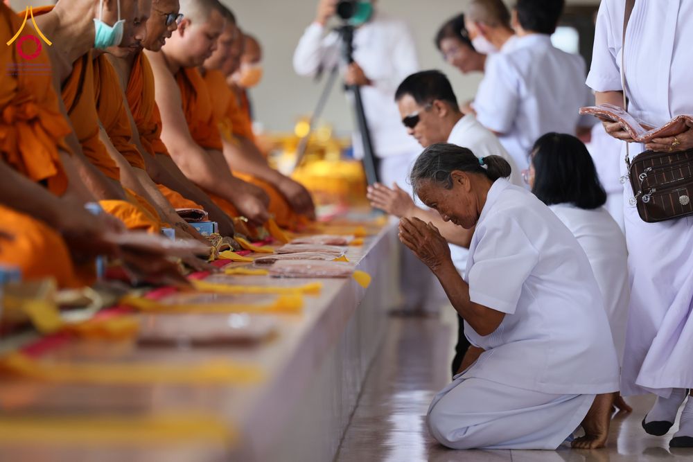 ภาพ No.300414:วันที่ 22 มกราคม พ.ศ. 2569 พิธีทอดผ้าป่าทำนุบำรุงศาสนสถาน ณ วัดรางกำหยาด ต.บางภาษี อ.บางเลน จ.นครปฐม ในโครงการธรรมยาตรา กตัญญูบูชา มหาปูชนียาจารย์ พระมงคลเทพมุนี(สด จนฺทสโร) พระผู้ปราบมาร อนุสรณ์สถาน 7 แห่ง ปีที่ 14