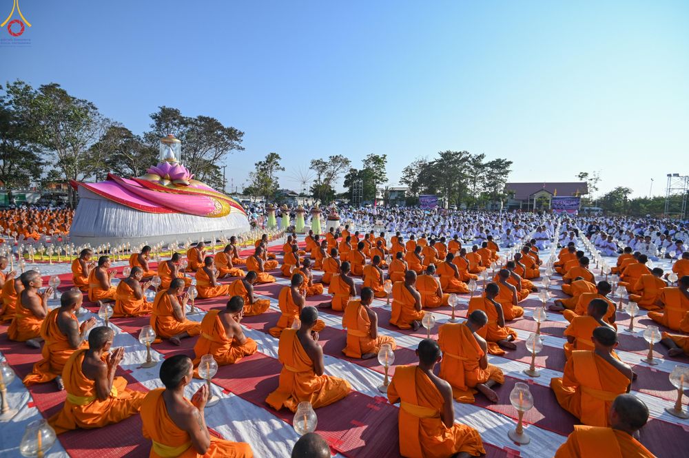 ภาพ No.293934:วันที่ 14 มกราคม พ.ศ. 2569 พิธีจุดประทีปถวายเป็นพุทธบูชา และบูชาธรรมมหาปูชนียาจารย์  ณ วัดสองพี่น้อง ต.ต้นตาล อ.สองพี่น้อง จ.สุพรรณบุรี ในโครงการธรรมยาตรา กตัญญูบูชา มหาปูชนียาจารย์ พระมงคลเทพมุนี(สด จนฺทสโร) พระผู้ปราบมาร อนุสรณ์สถาน 7 แห่ง ปีที่ 14