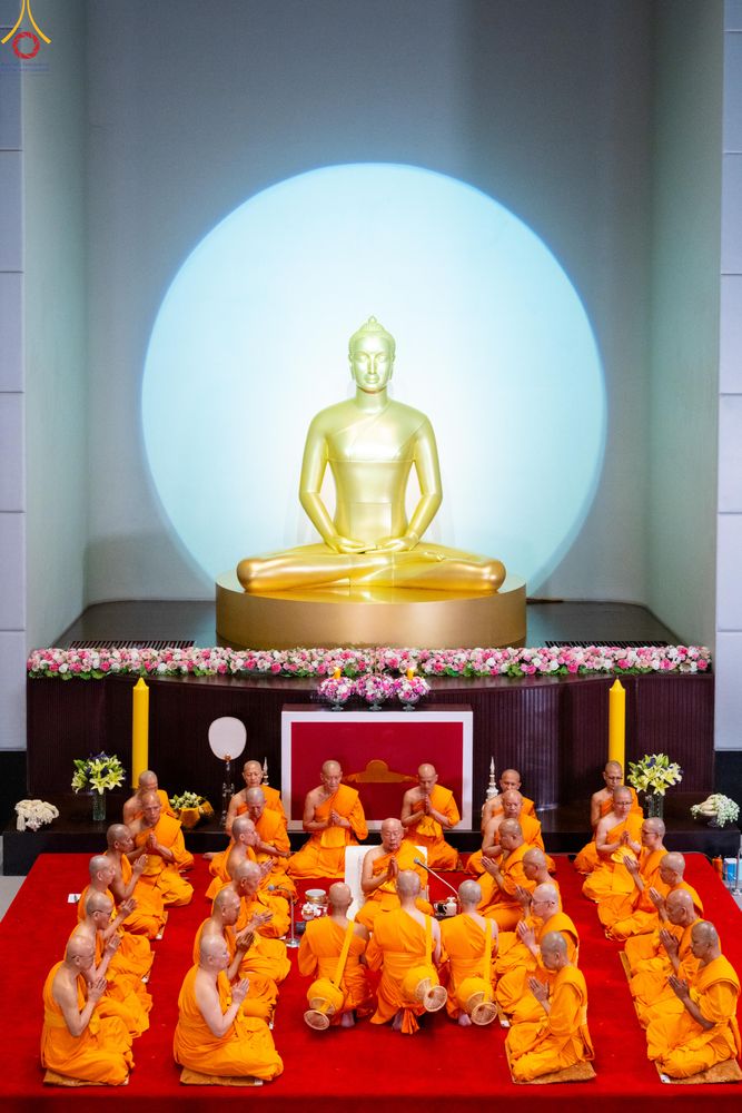 ภาพ No.330941:วันวิสาขบูชา อาทิตย์ที่ 31 พฤษภาคม พ.ศ.2569 พิธีบรรพชาสามเณรอุบาสก 11 ท่าน , พิธีถวายบาตรผ้าไตร และจตุปัจจัยไทยธรรม แด่สามเณร , พิธีอุปสมบทอุทิศชีวิต , พิธีกล่าวคำกัปปิยภัณฑ์  ณ อุโบสถพระไตรปิฎก วัดพระธรรมกาย จังหวัดปทุมธานี
